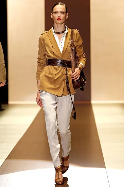 Look 25